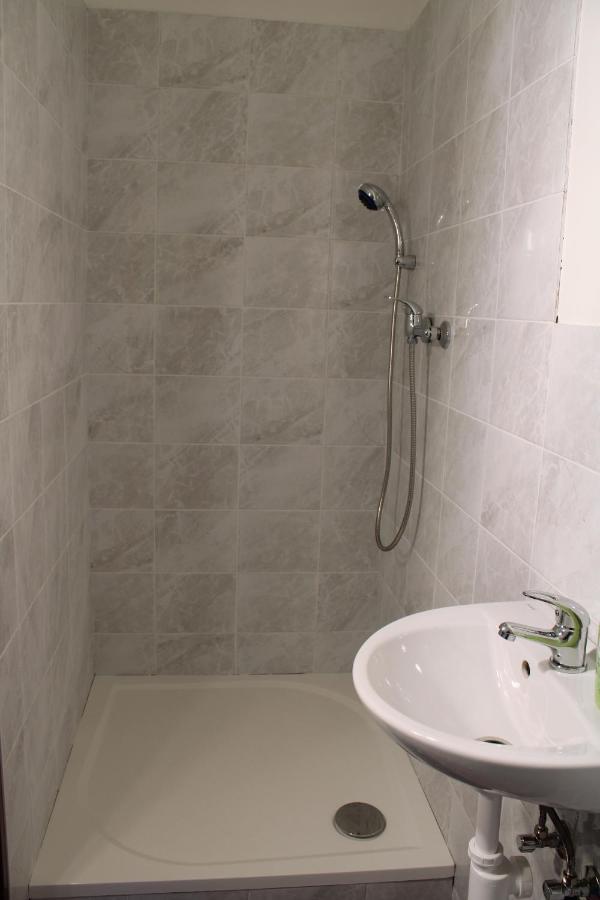 Dluhonska Apartments Пршеров Экстерьер фото